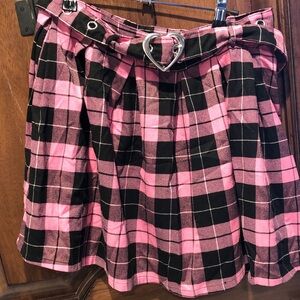 Hot Topic Pink and Black Checkered Skirt with Heart Detail